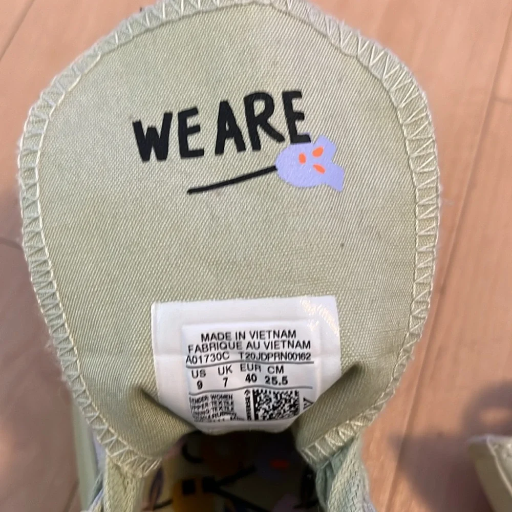 Converse Chuck Taylor All Star High We Are Stronger Together Size 9 - Picture 15 of 16